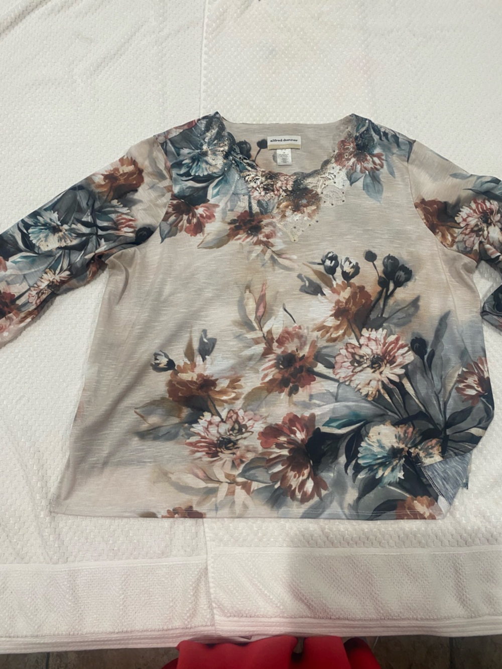 Alfred Dunner Beige Floral V-Neck Long Sleeve Top